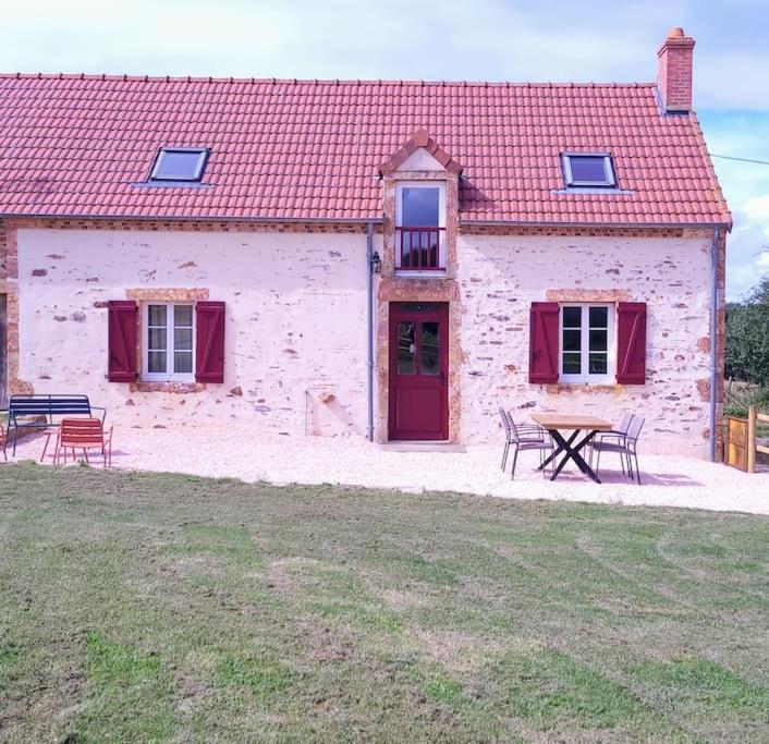 Gite Au Centre De La France Vesdun エクステリア 写真